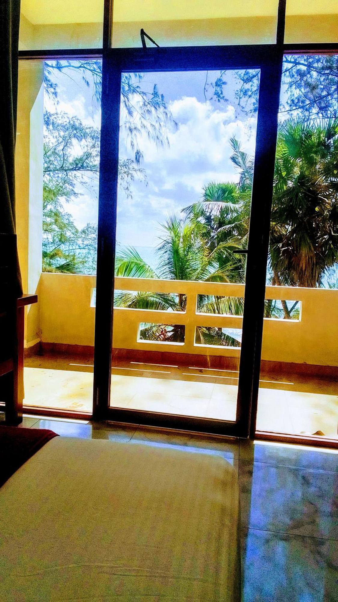 Salty Breeze Hotel Arugam Bay Exterior photo
