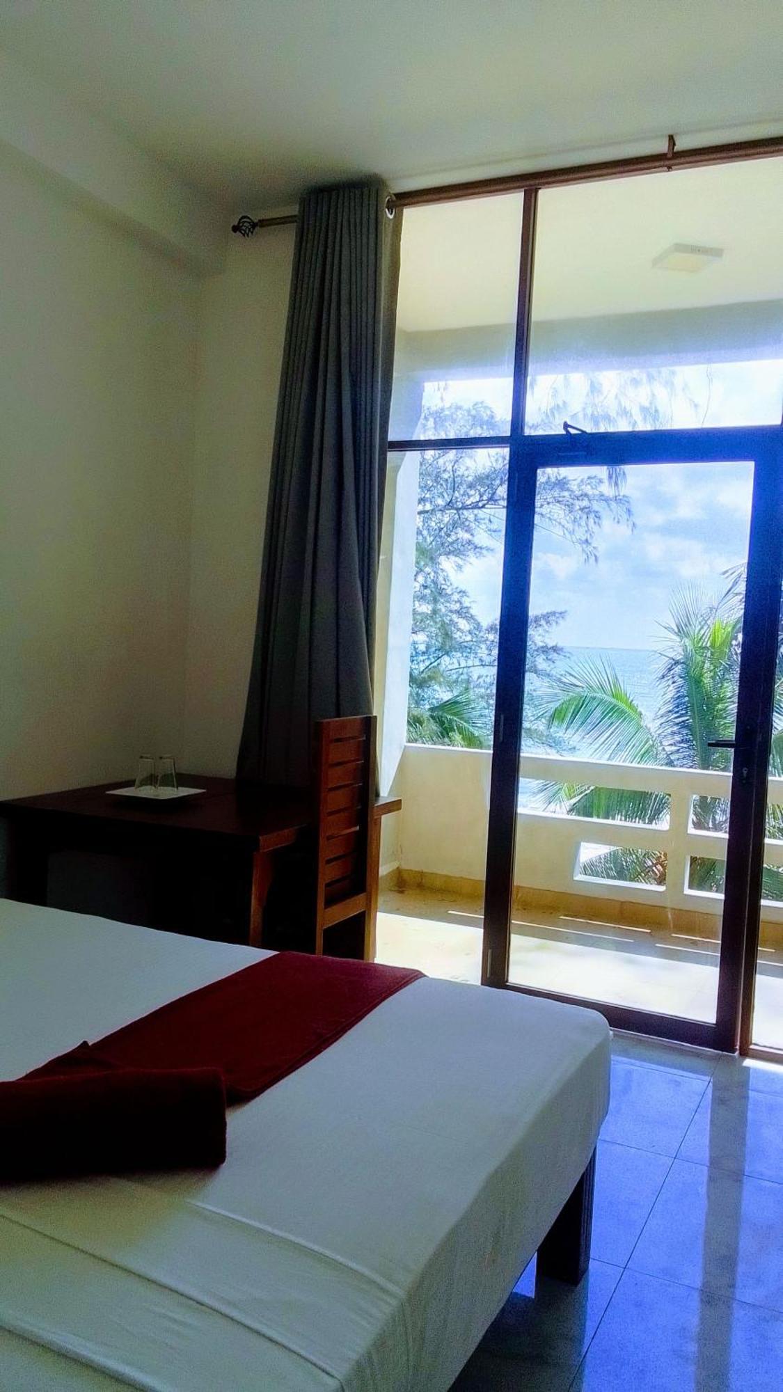 Salty Breeze Hotel Arugam Bay Exterior photo